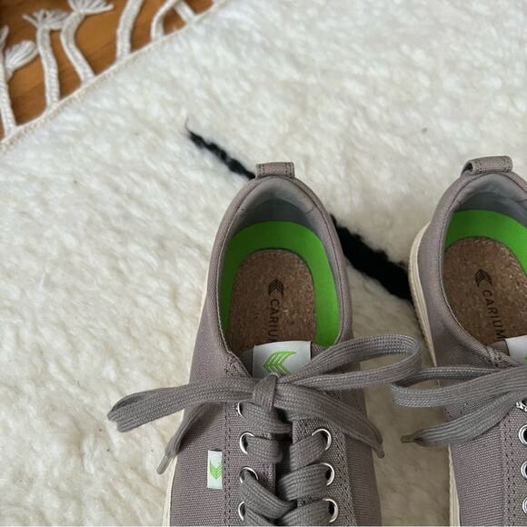 Cariuma Oca Low Grey Canvas Sneakers - Picture 5 of 13